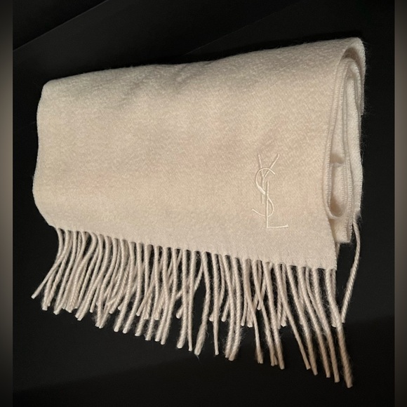 🛑SOLD🛑 SAINT LAURENT SCARF - Picture 5 of 10